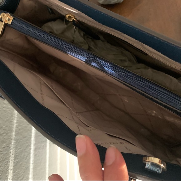 New🦋 Mk large MOTT satchel & wallet navy - Picture 10 of 16